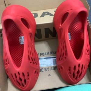 YEEZY FOAM RUNNER IN VERMILION